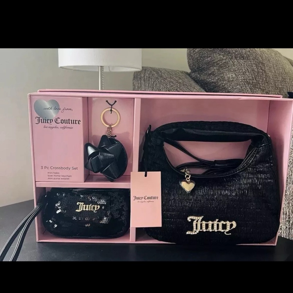 SOLD 🚨NWT Juicy Couture Gift Set - Picture 2 of 6